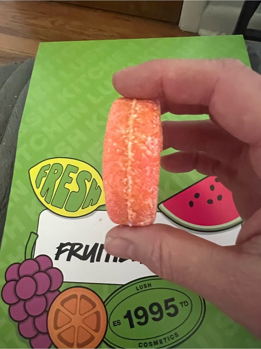 LUSH Fruitilushious Solid Shampoo Bar Mango Exuberance Kitchen Box Exclusive - Picture 3 of 4